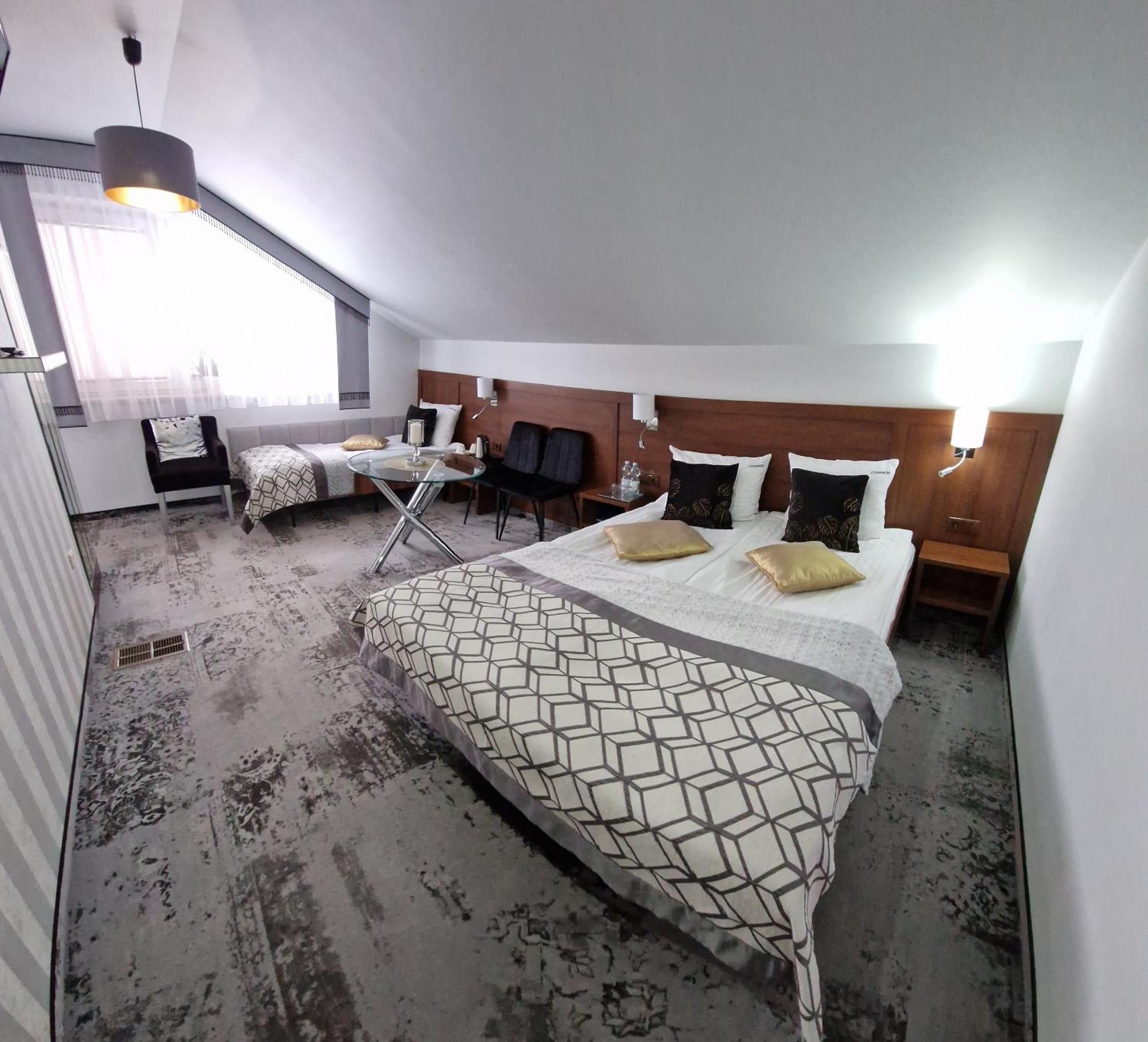 Cynamon Hotel Nowy Sącz Eksteriør billede